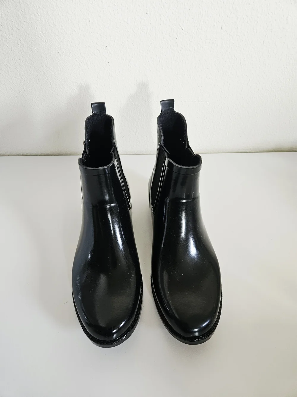 Michael Kors Women's Black Gloss Chelsea Rain Boots